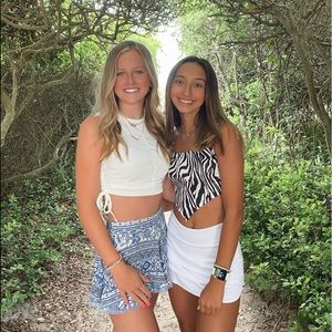 Meet your Posher, Ava